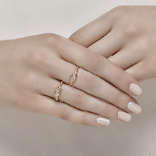 Load image into Gallery viewer, Flint Diamond Cluster Ring